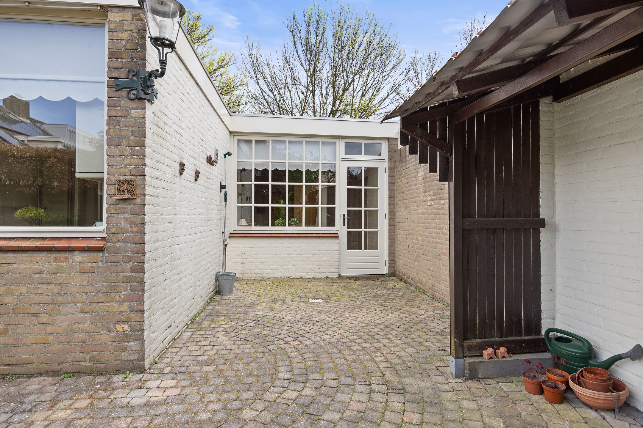 Spacious Semi-Detached House with Sauna, Four Bedrooms and Sunny West-Facing Garden — 45