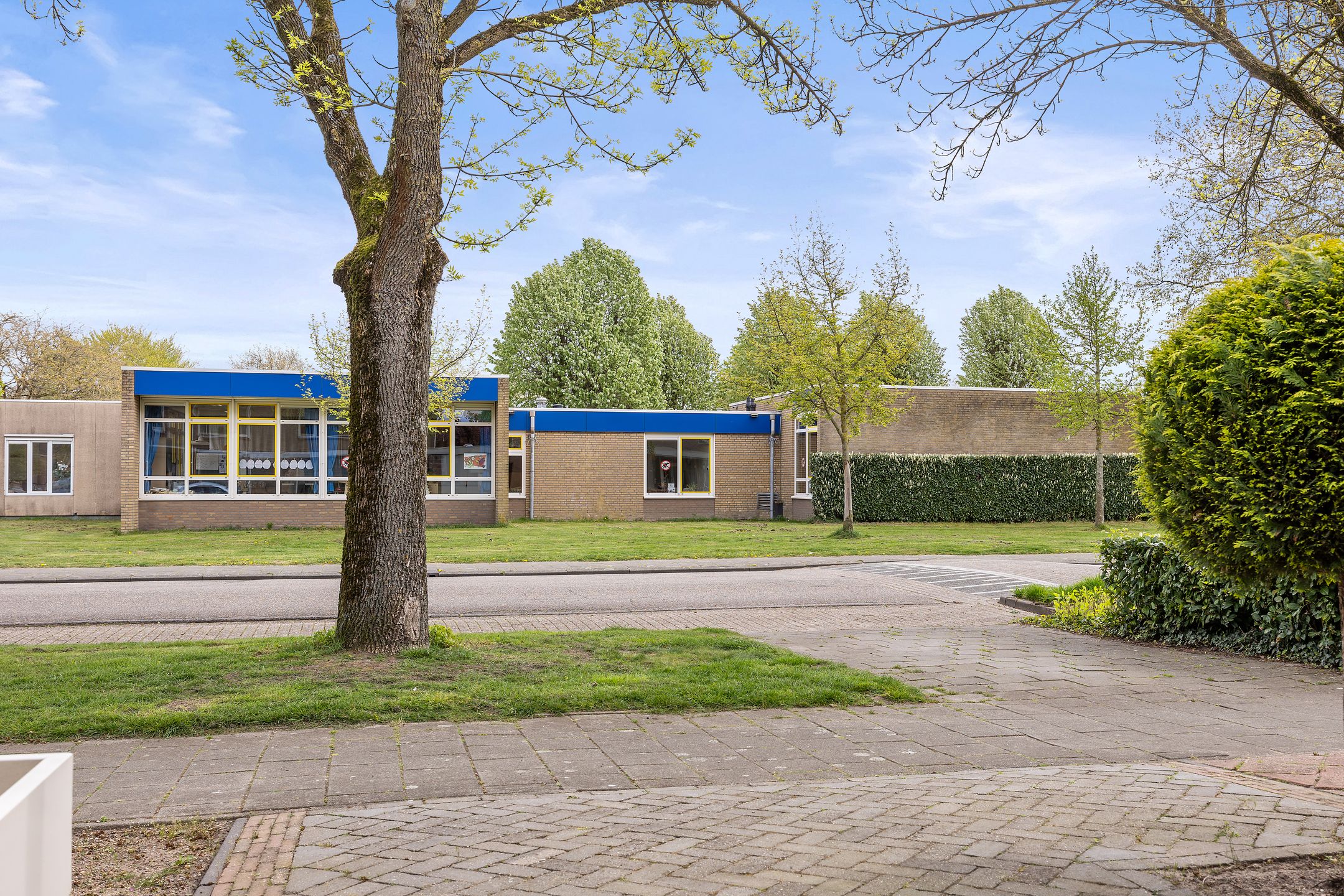 Spacious Semi-Detached House with Sauna, Four Bedrooms and Sunny West-Facing Garden — 48