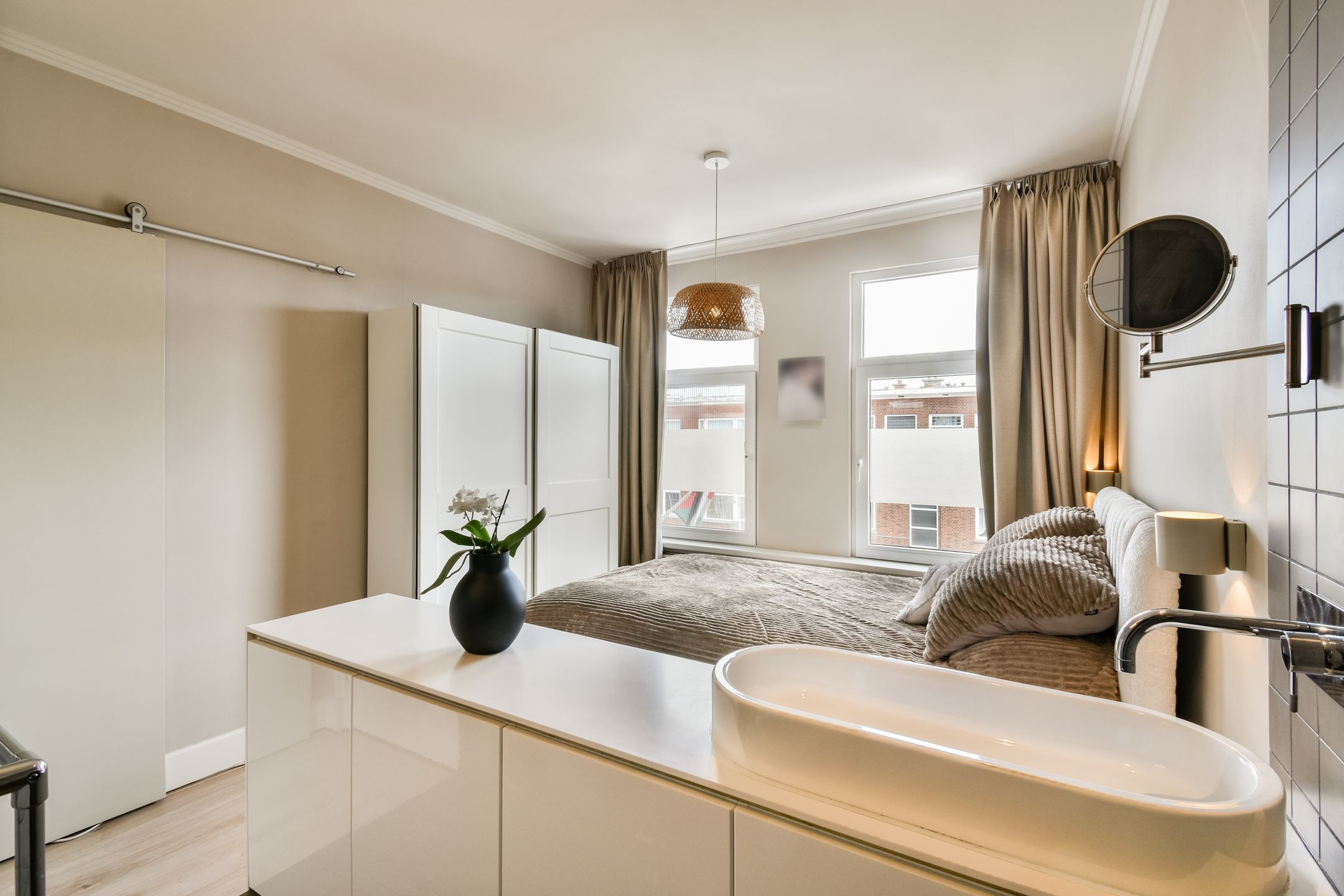 Charming Top Floor Apartment with Sunny Balcony in The Hague — 15