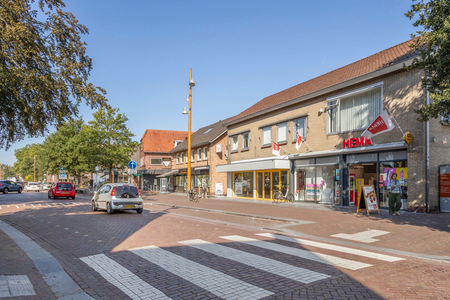 Spacious Semi-Detached House with Sauna, Four Bedrooms and Sunny West-Facing Garden — 50