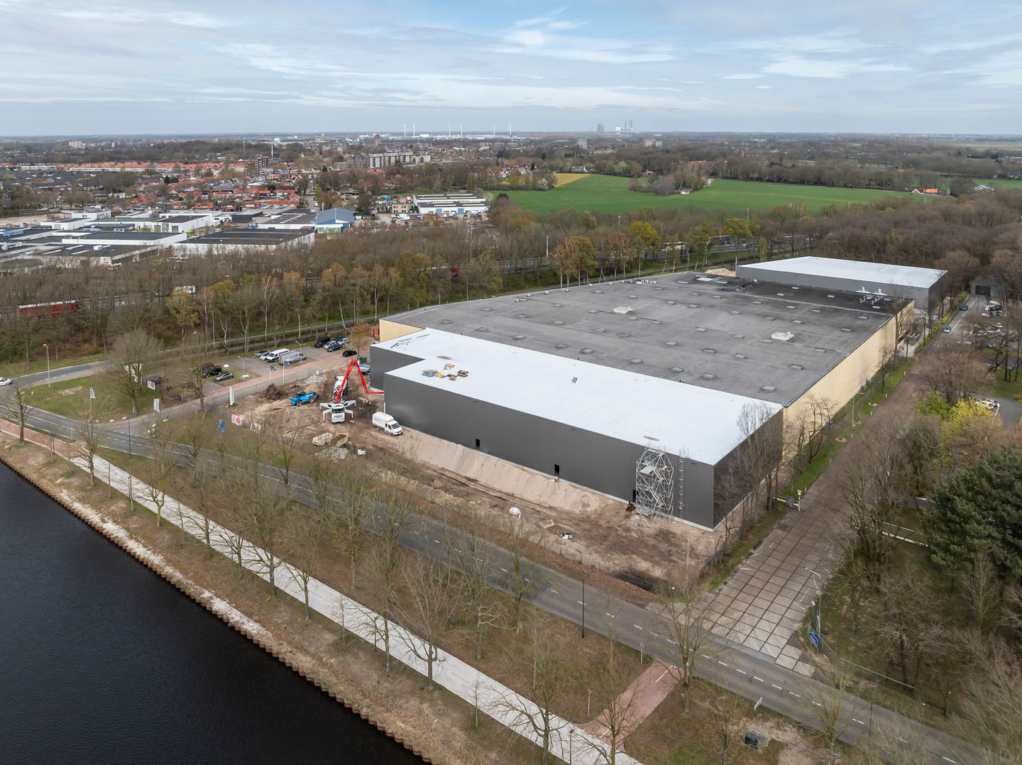 Bekijk foto 2 van Wilhelminakanaal Noord 2-A