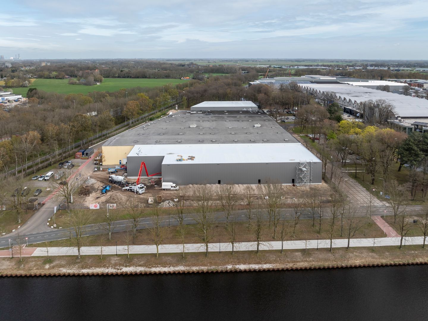 Bekijk foto 3 van Wilhelminakanaal Noord 2-A