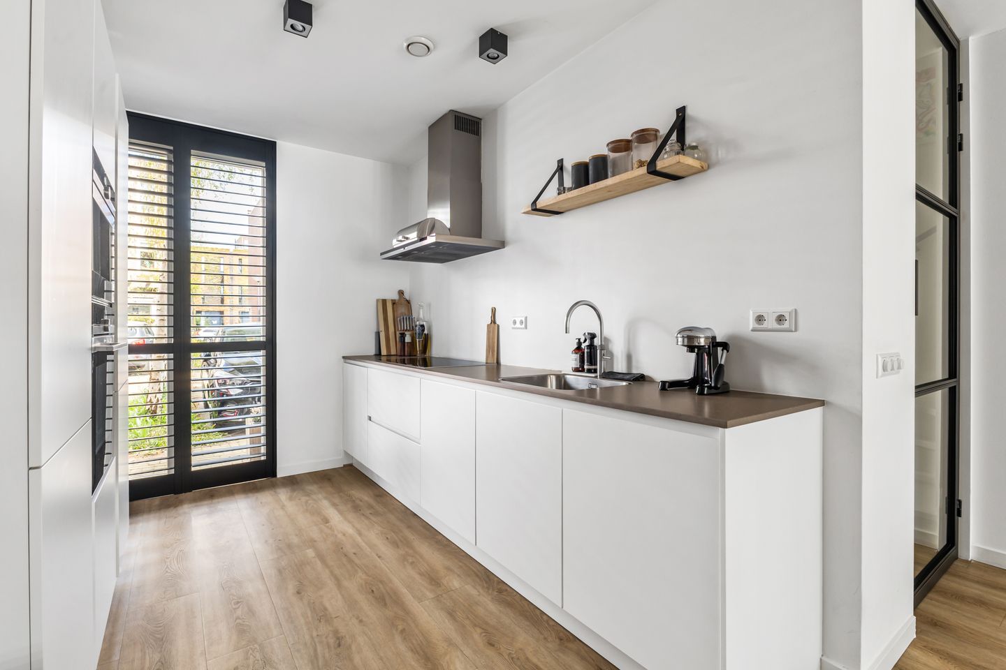 Photo 10 of Fritz Dietrich Kahlenbergstraat 9-A