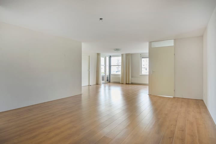 Photo 2 of Spieringstraat 3