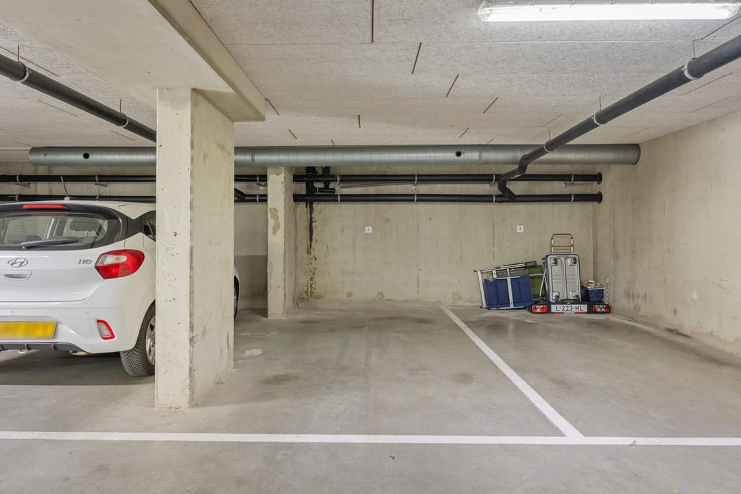 Photo 22 of Spieringstraat 3
