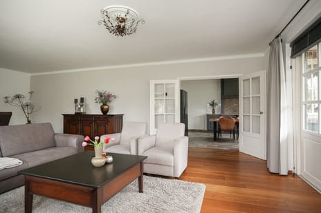 Kamille 8 tertiary image