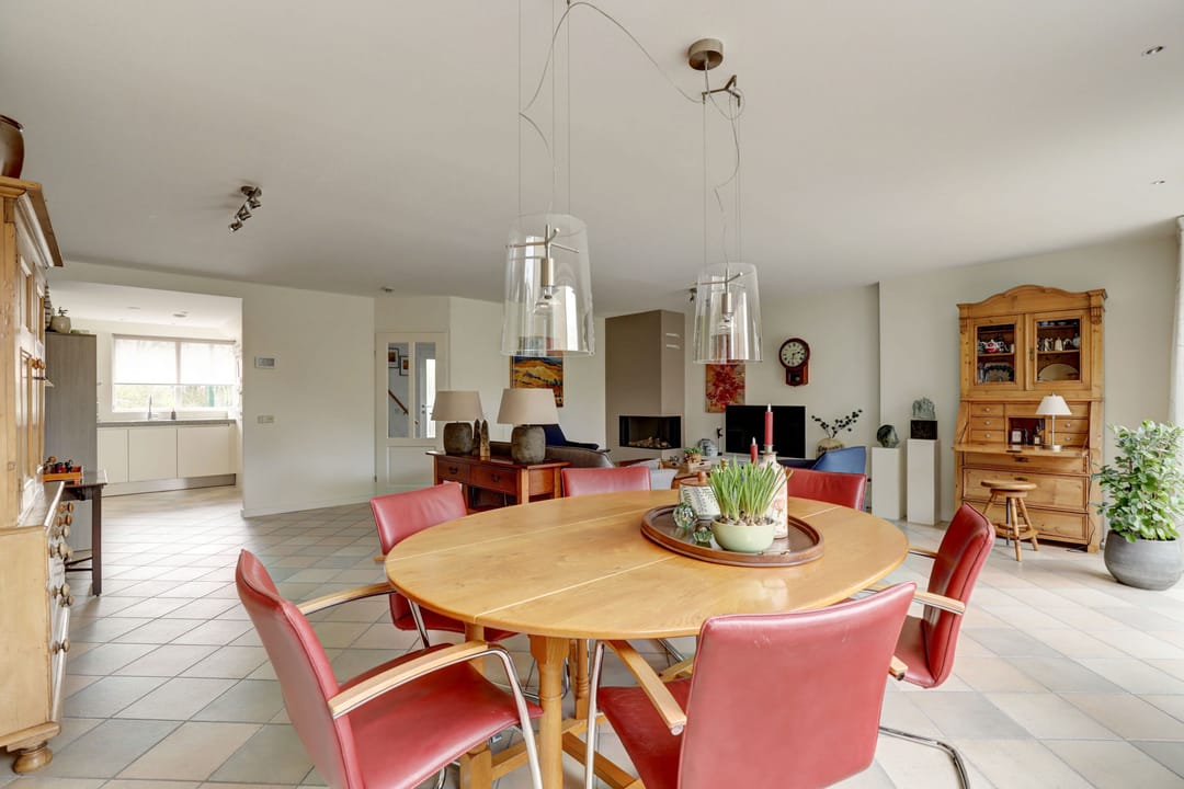 Spacious Energy-Efficient Family Home with Four Bedrooms and Sunny Southeast Garden — 16