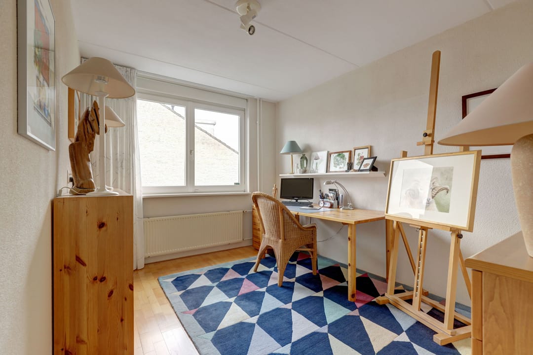 Spacious Energy-Efficient Family Home with Four Bedrooms and Sunny Southeast Garden — 26