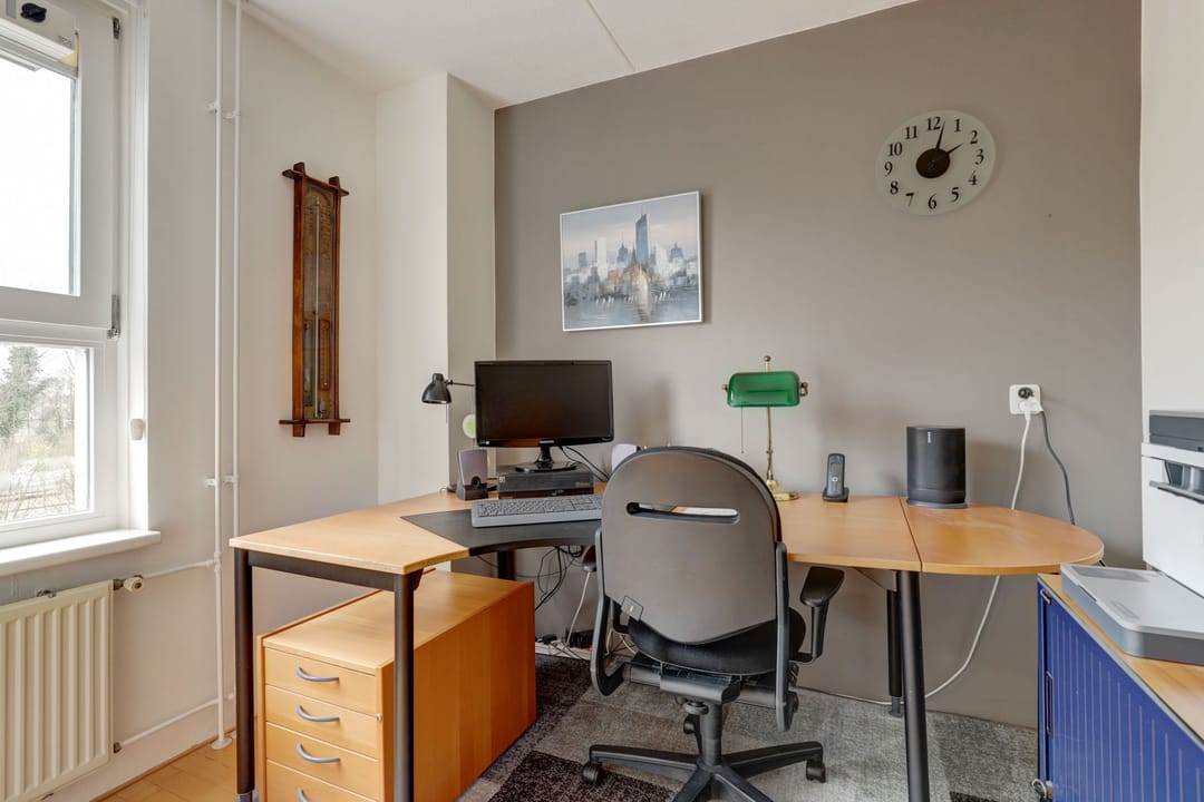 Spacious Energy-Efficient Family Home with Four Bedrooms and Sunny Southeast Garden — 28