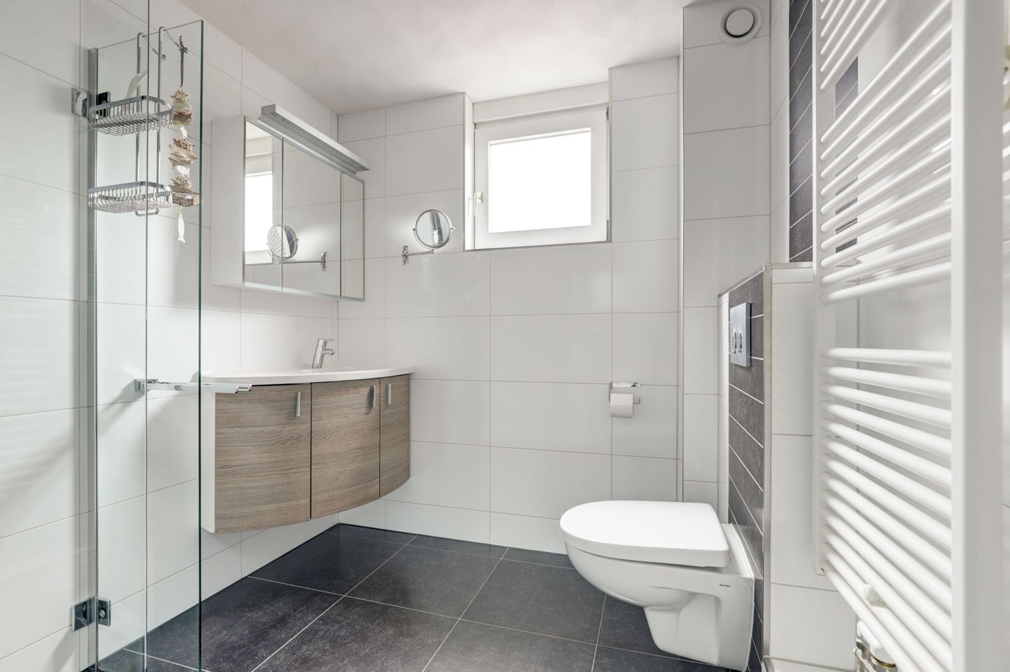 Spacious Energy-Efficient Family Home with Four Bedrooms and Sunny Southeast Garden — 29