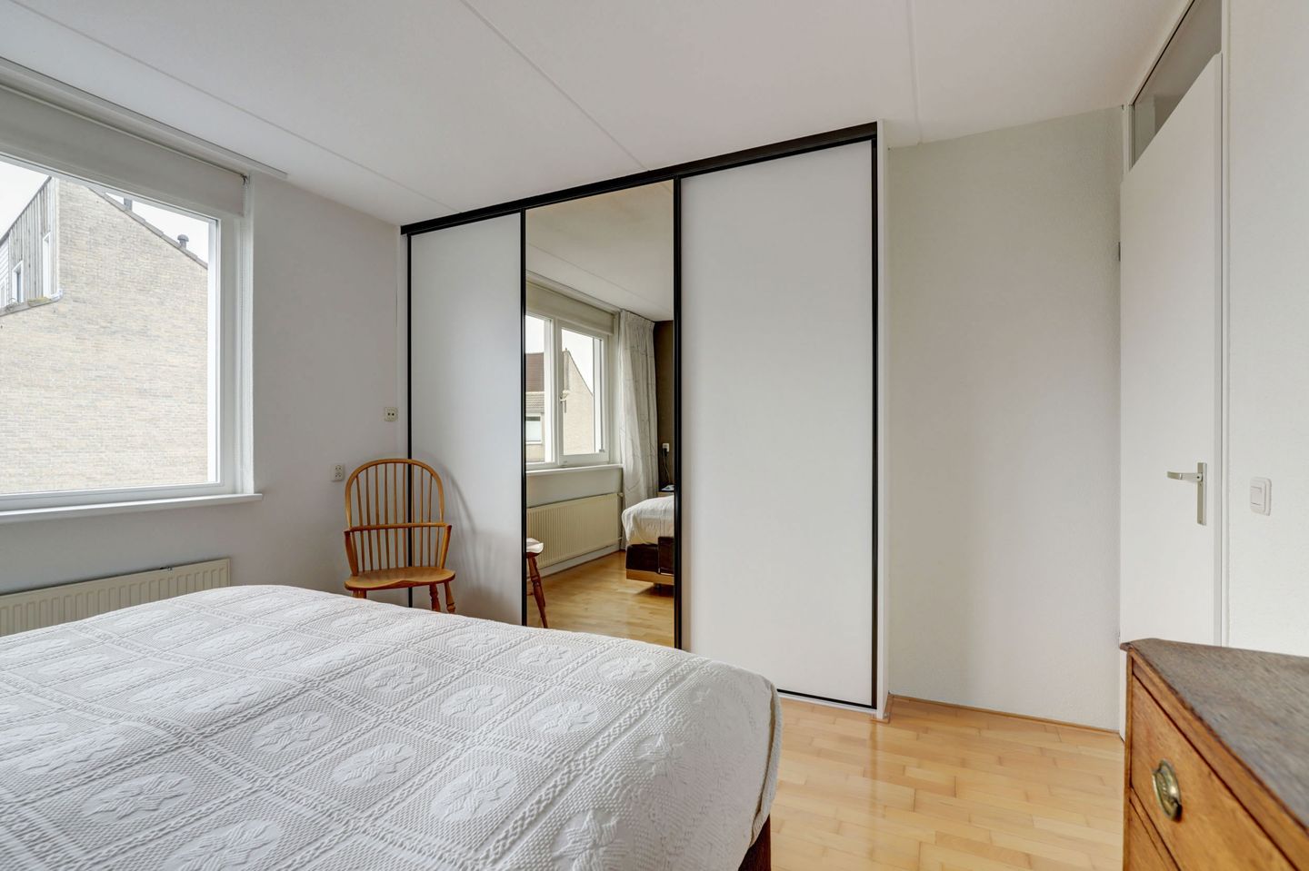 Spacious Energy-Efficient Family Home with Four Bedrooms and Sunny Southeast Garden — 25
