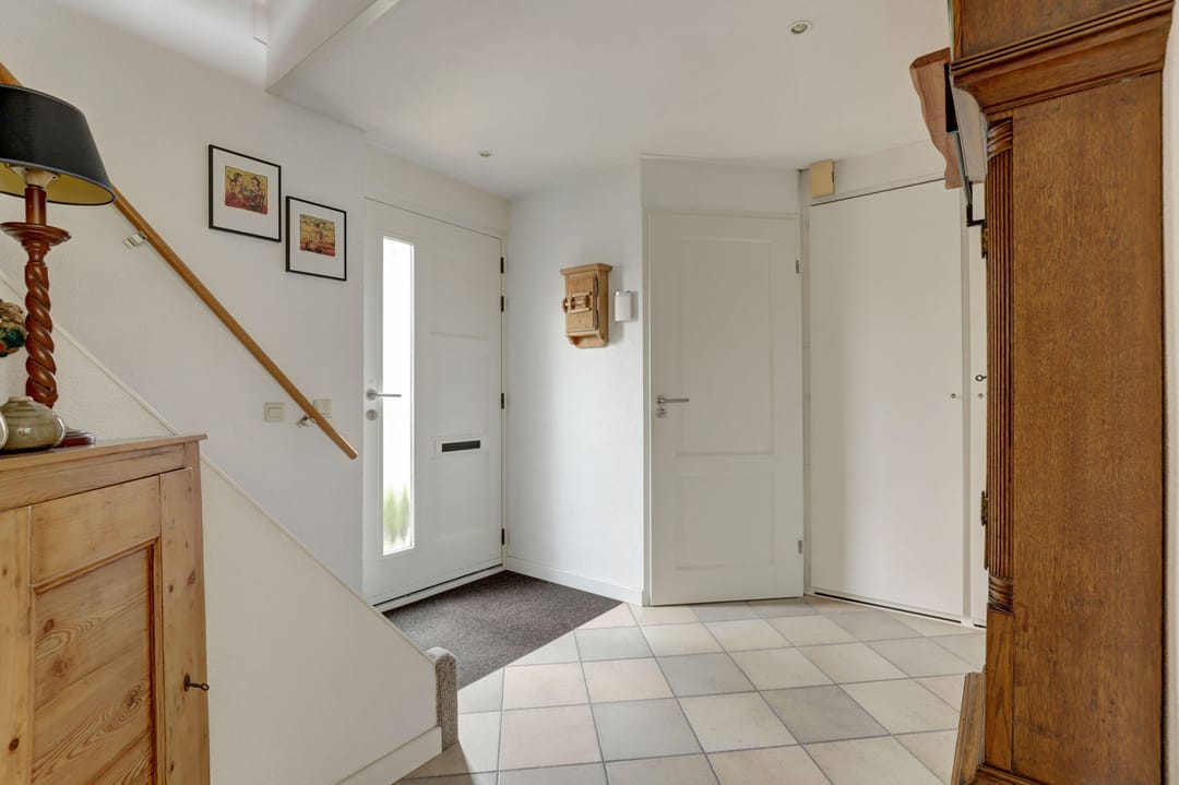 Spacious Energy-Efficient Family Home with Four Bedrooms and Sunny Southeast Garden — 7