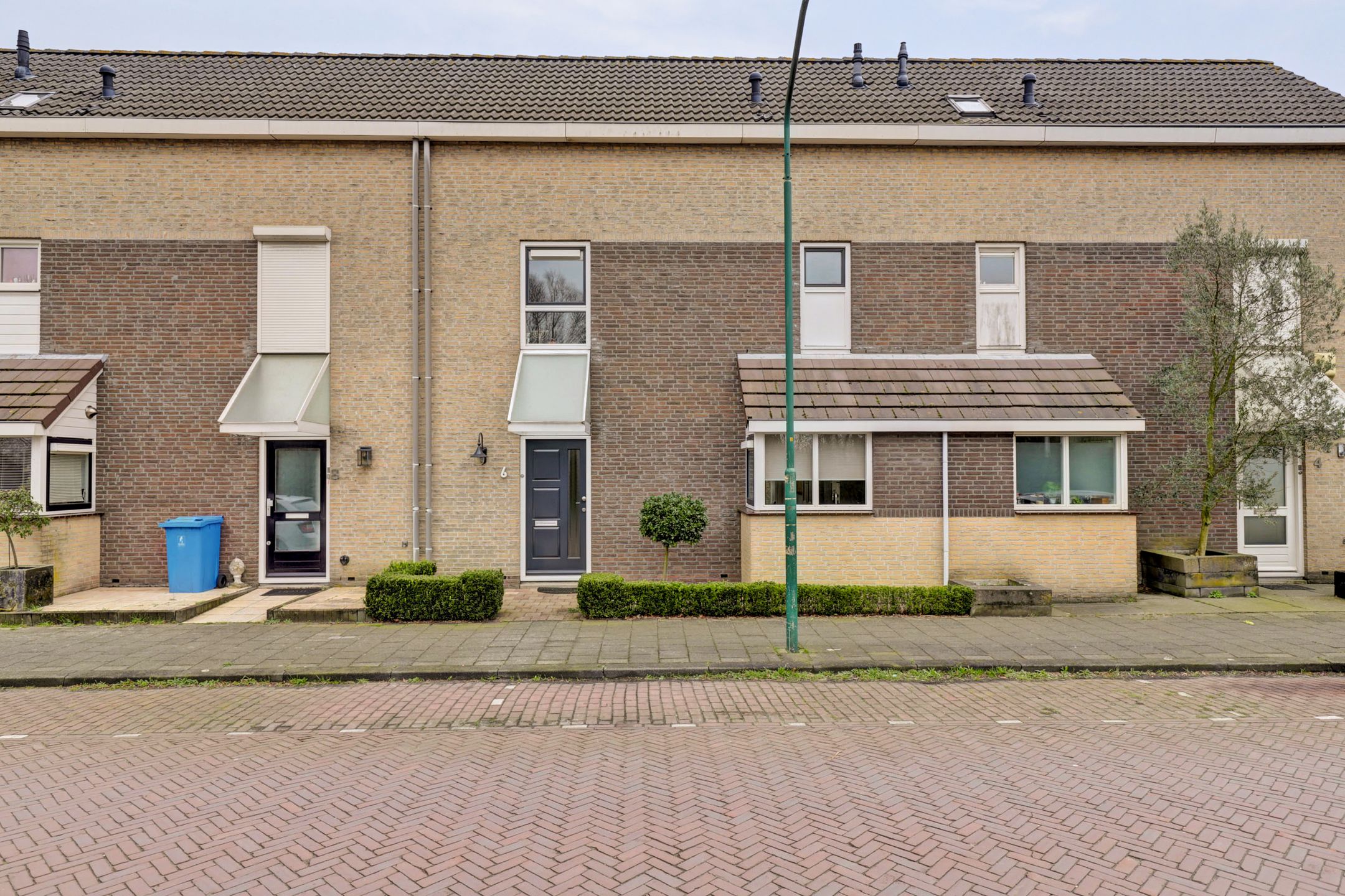 Spacious Energy-Efficient Family Home with Four Bedrooms and Sunny Southeast Garden — 42