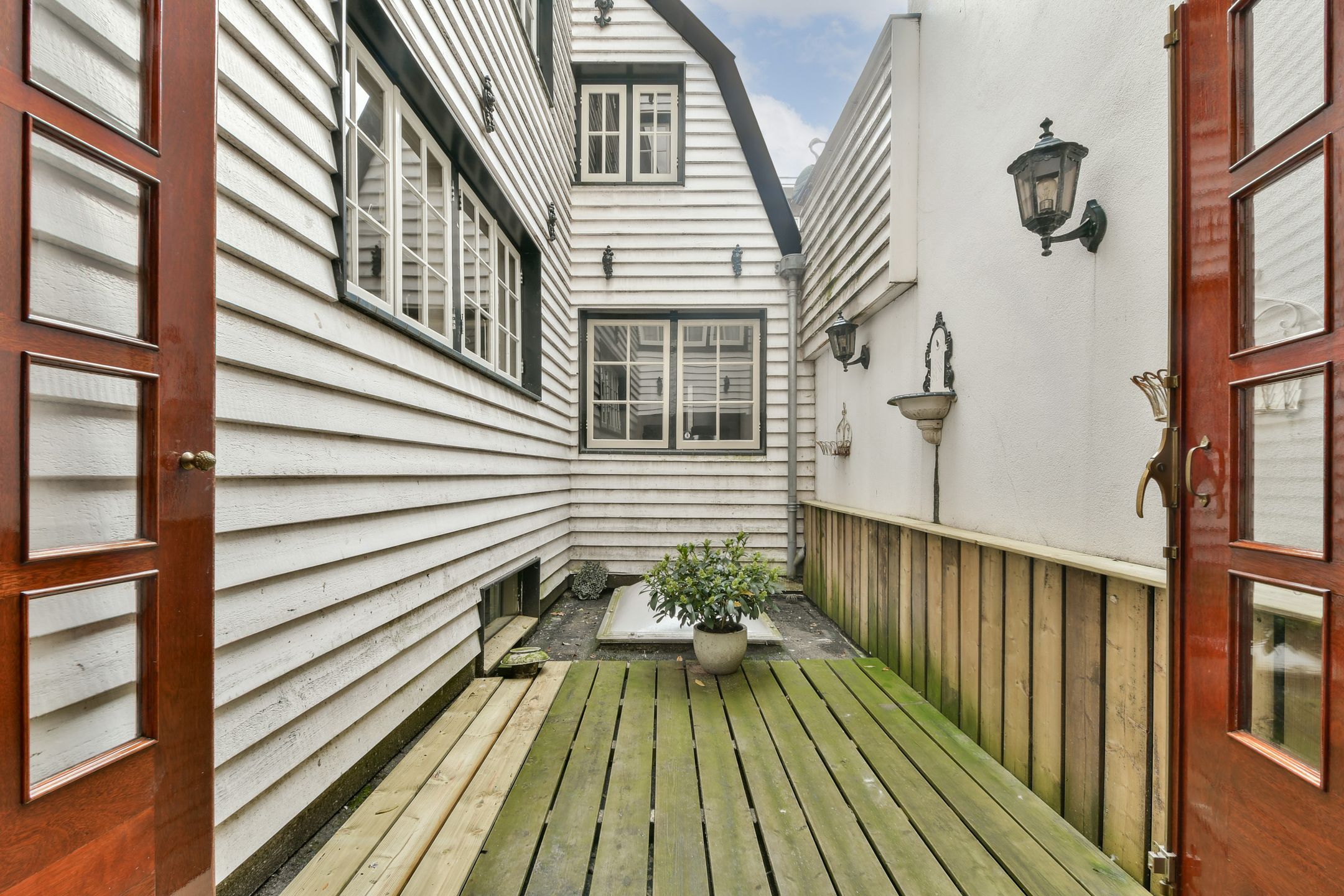 Photo 9 of Muiderstraat 8-H