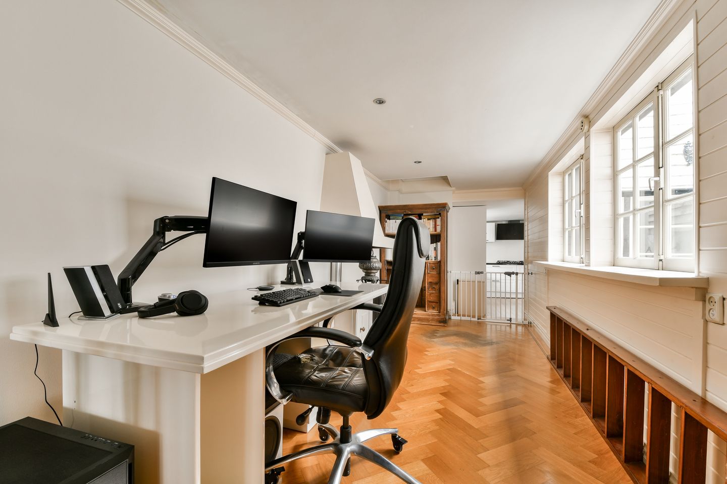 Photo 10 of Muiderstraat 8-H