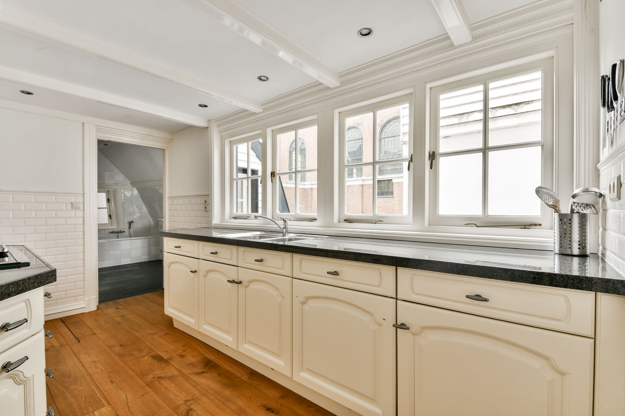 Photo 30 of Muiderstraat 8-H