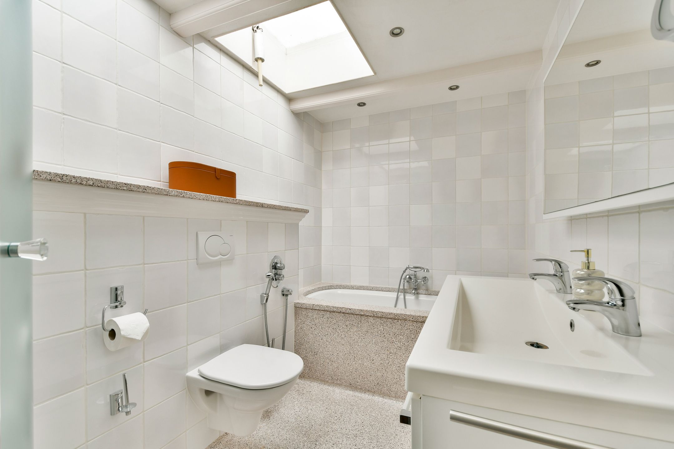 Photo 48 of Muiderstraat 8-H