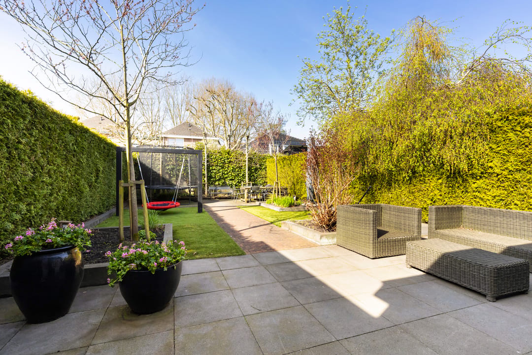 Characterful 1930s semi-detached home with sunny garden and private driveway in Woerden — 16
