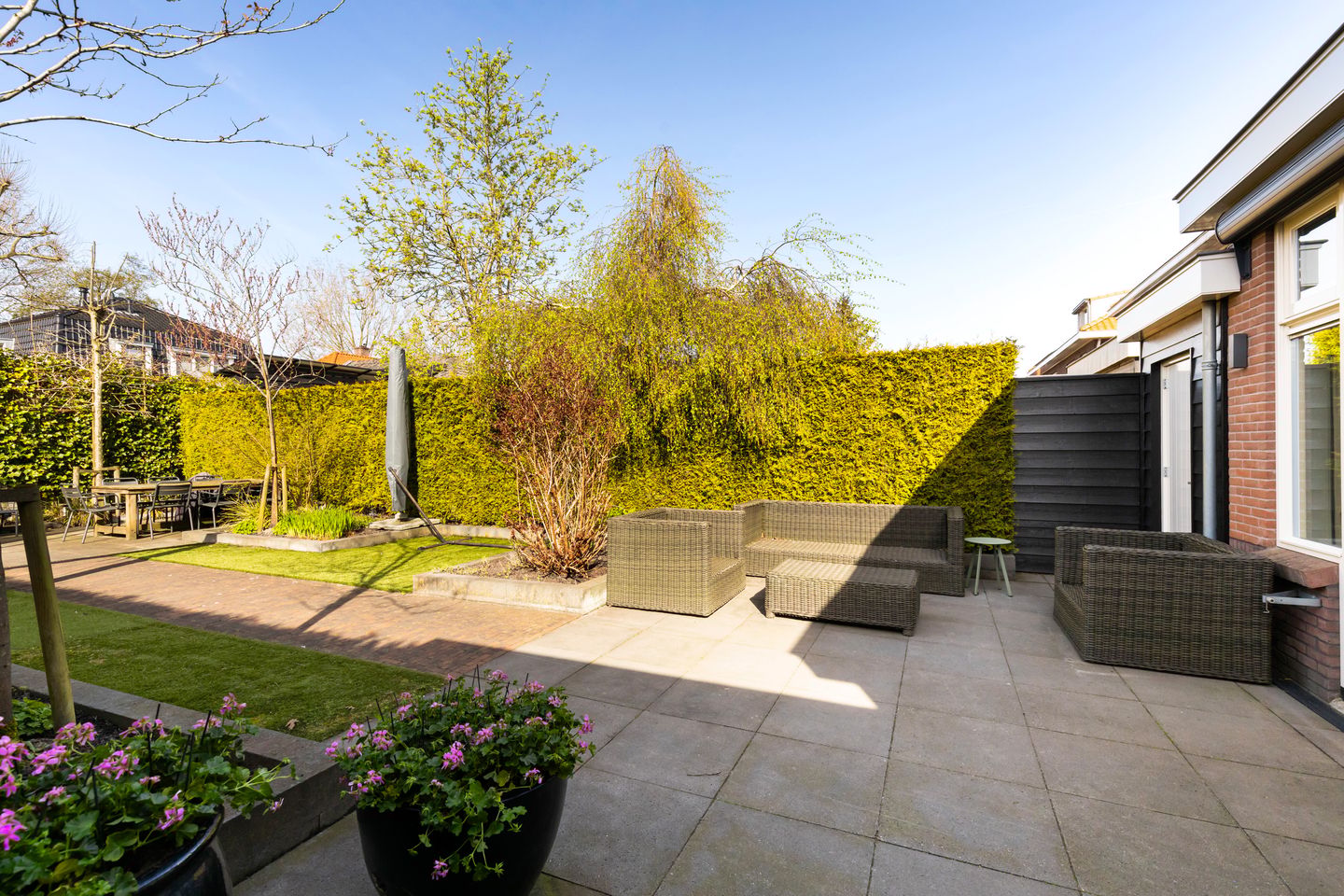 Characterful 1930s semi-detached home with sunny garden and private driveway in Woerden — 19