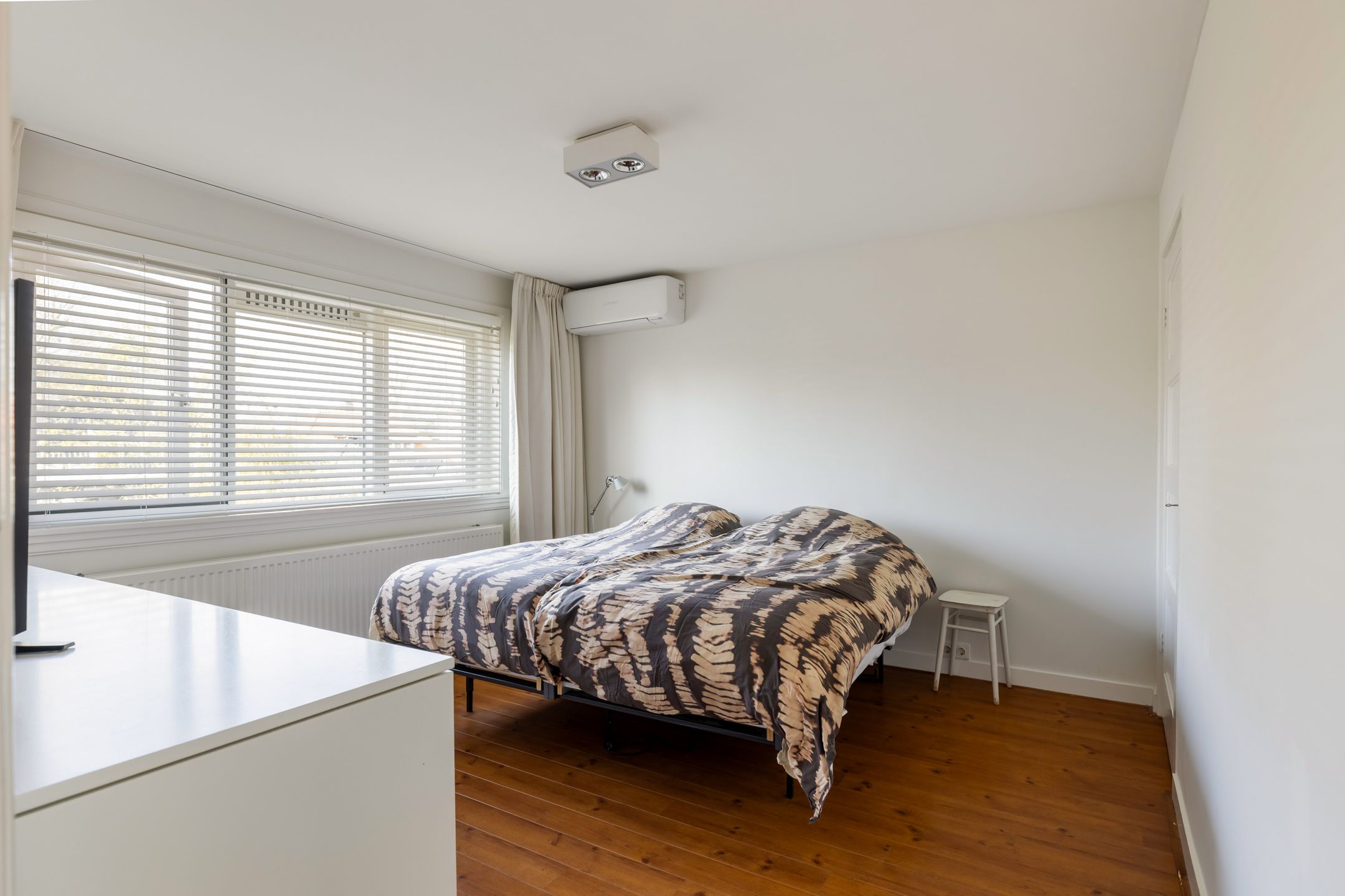 Characterful 1930s semi-detached home with sunny garden and private driveway in Woerden — 24