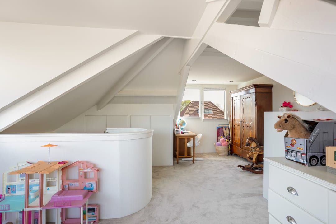 Characterful 1930s semi-detached home with sunny garden and private driveway in Woerden — 31