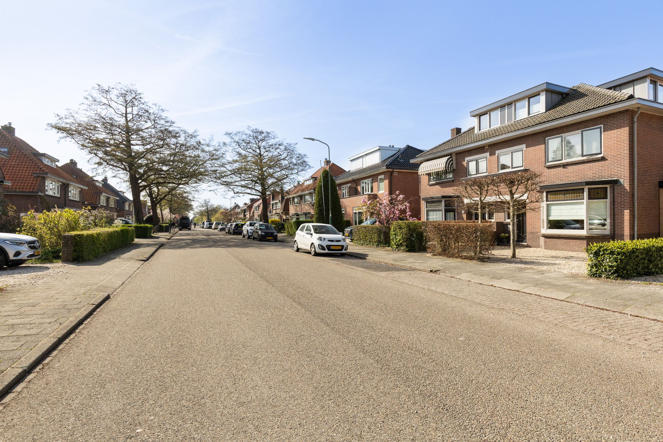 Characterful 1930s semi-detached home with sunny garden and private driveway in Woerden — 36