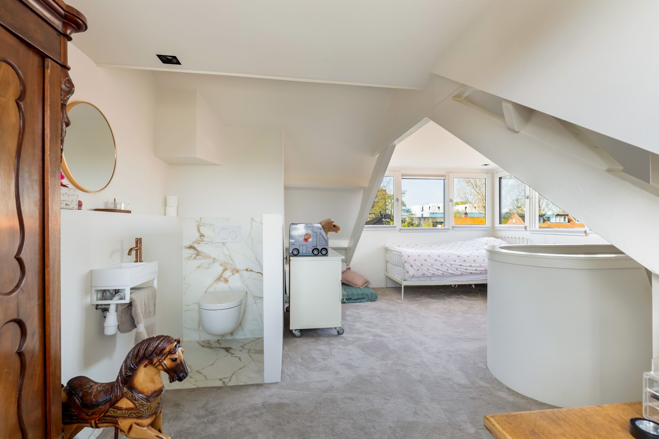 Characterful 1930s semi-detached home with sunny garden and private driveway in Woerden — 33