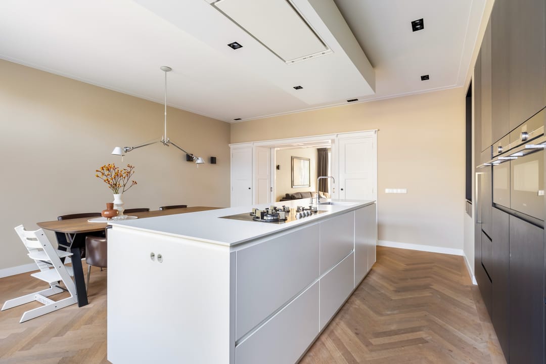 Characterful 1930s semi-detached home with sunny garden and private driveway in Woerden — 13