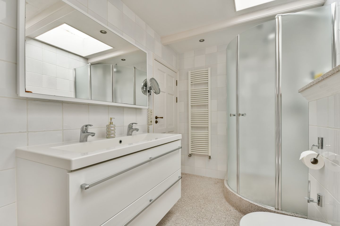 Photo 49 of Muiderstraat 8-H