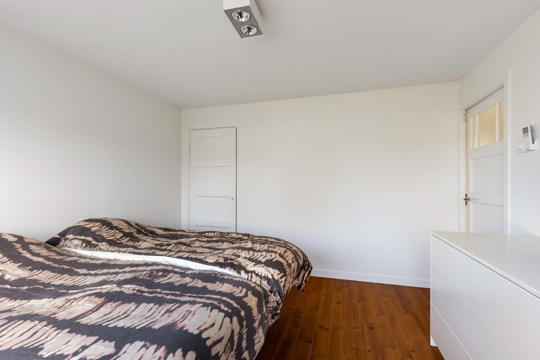 Characterful 1930s semi-detached home with sunny garden and private driveway in Woerden — 23