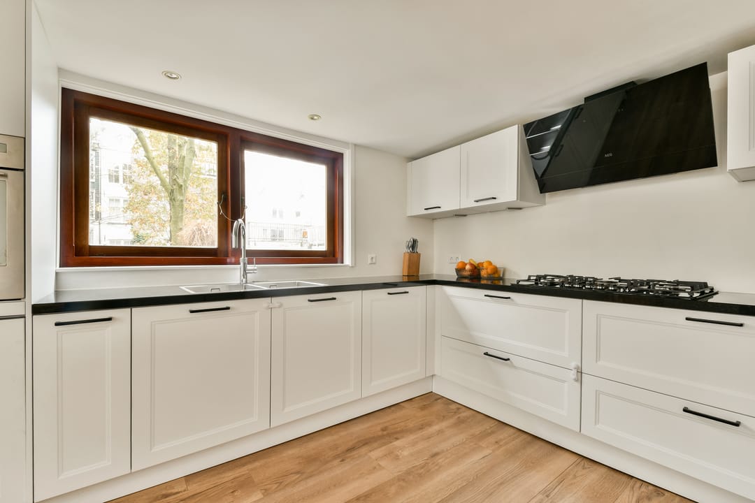 Photo 13 of Muiderstraat 8-H