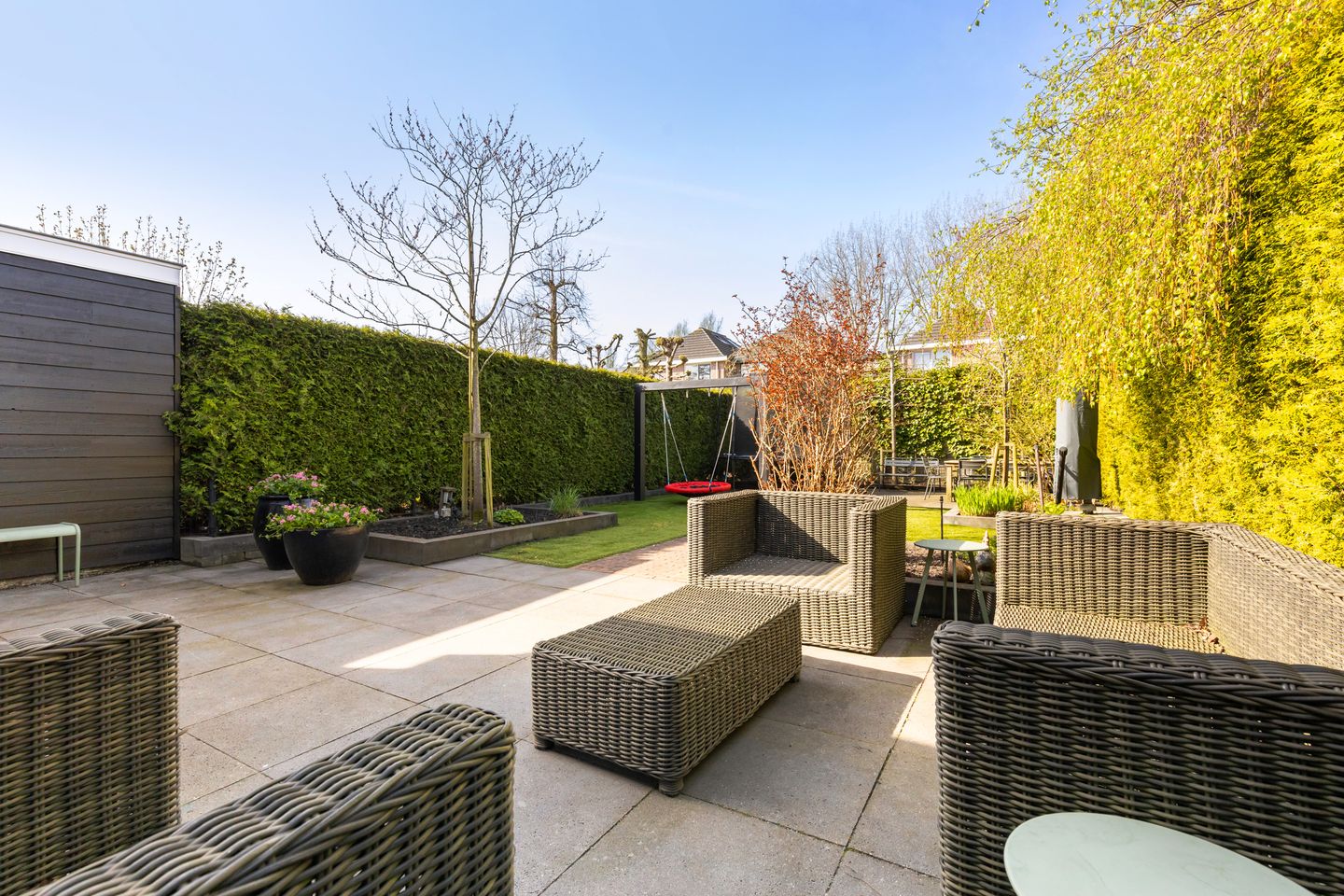 Characterful 1930s semi-detached home with sunny garden and private driveway in Woerden — 20