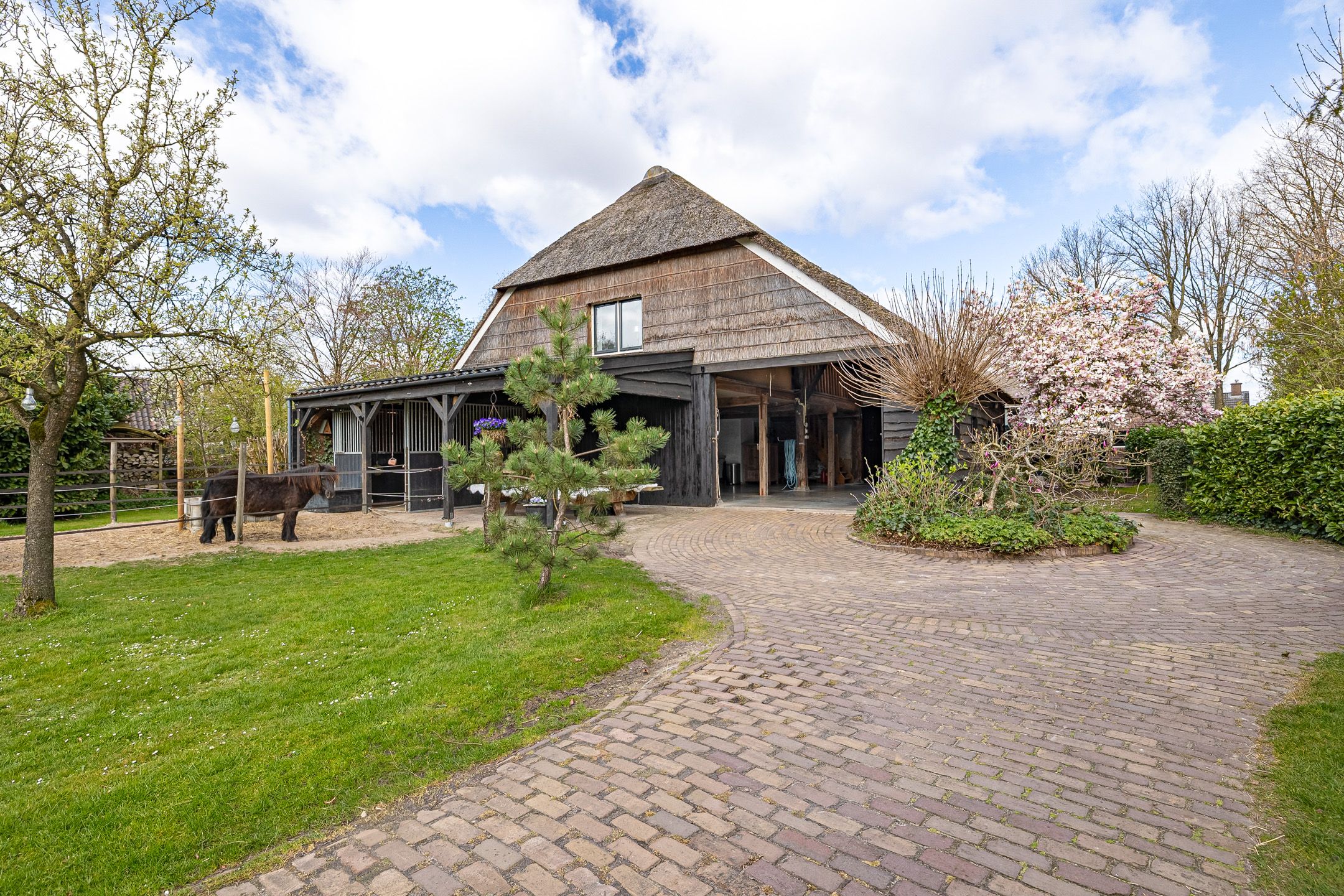 Completely Modernized Farmhouse with Freestanding Thatched Barn in Aalden — 54