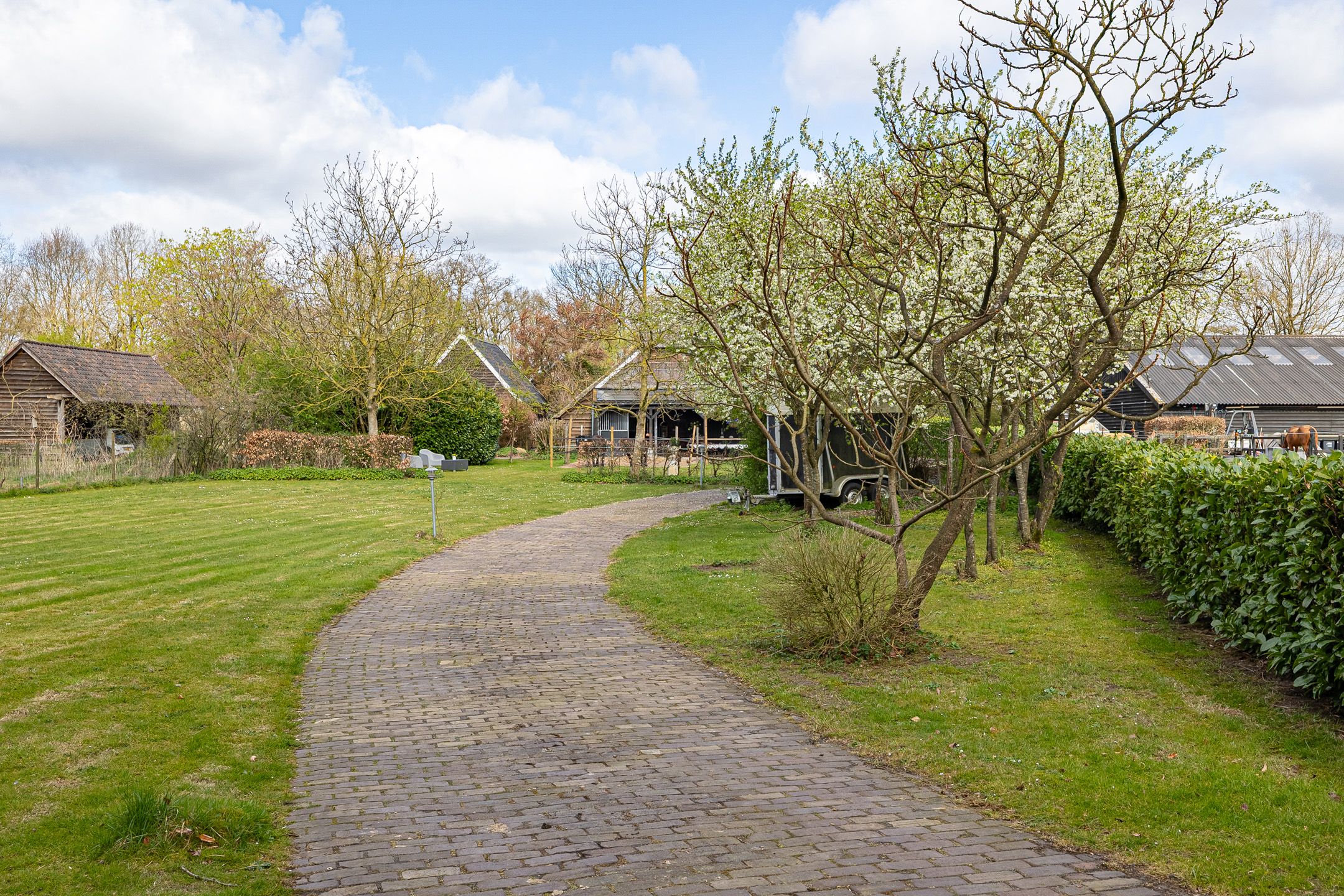 Completely Modernized Farmhouse with Freestanding Thatched Barn in Aalden — 63