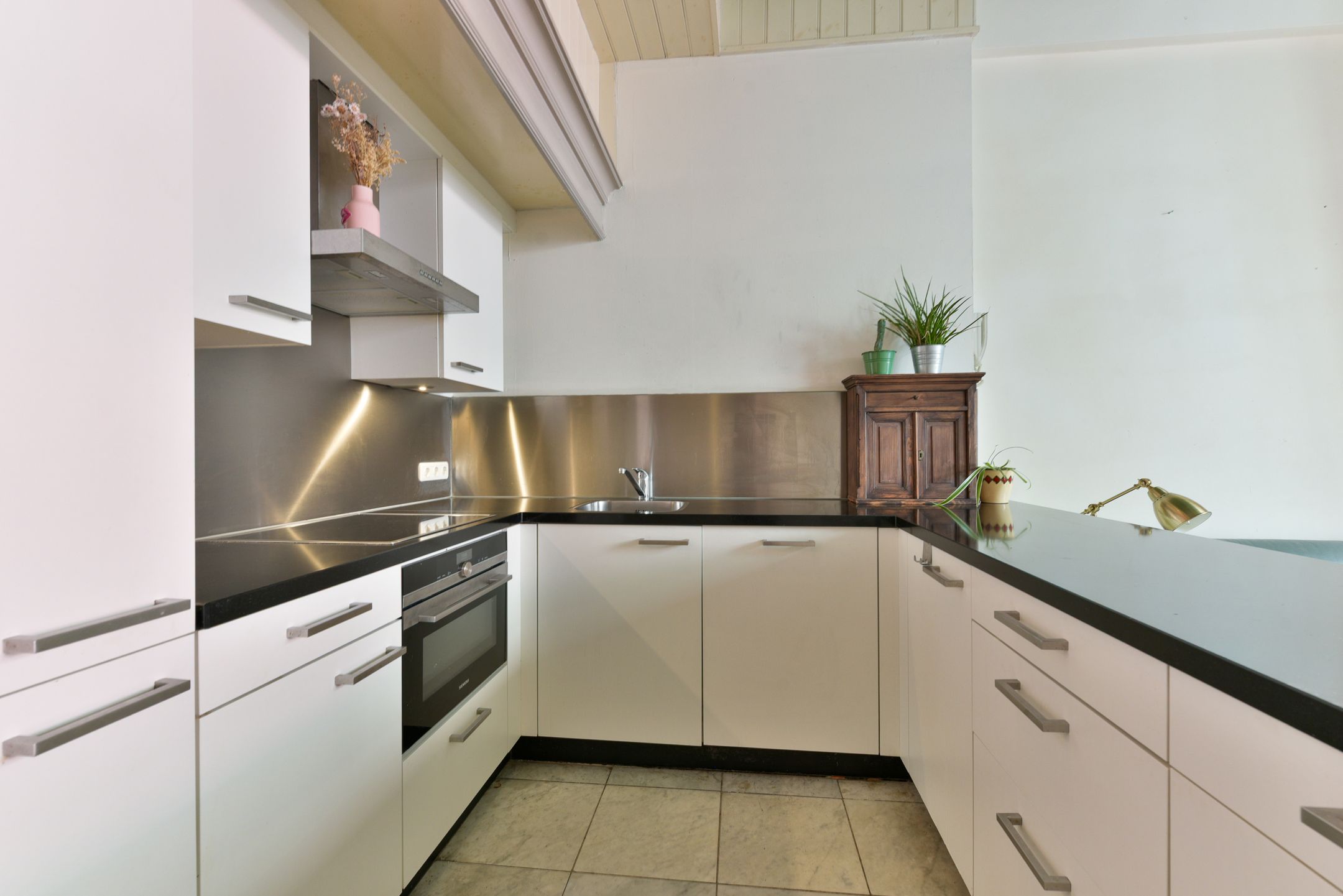 Photo 9 of Annastraat 3