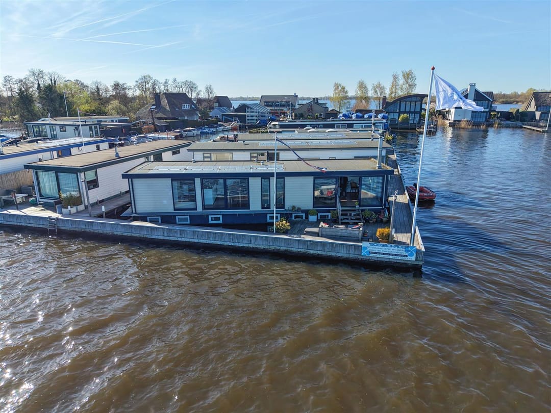 Foto 1 van Nieuw-Loosdrechtsedijk 270-AWS09