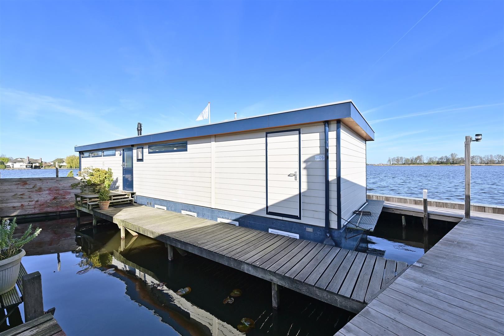 Foto 15 van Nieuw-Loosdrechtsedijk 270-AWS09