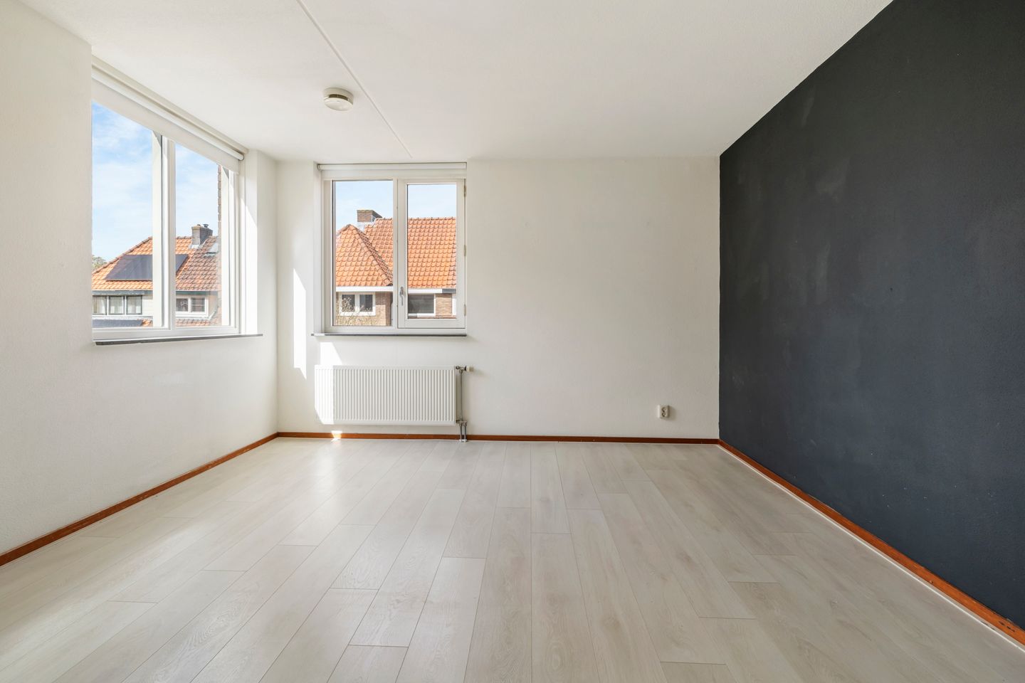 Spacious 2-level apartment with private parking and sunny terrace in Hilversum — 14
