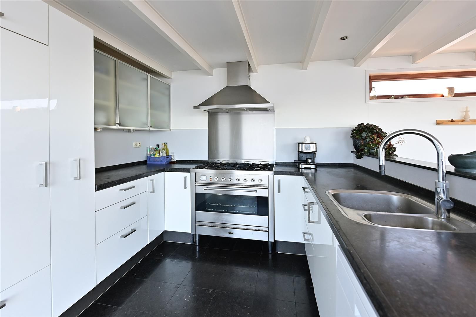 Foto 9 van Nieuw-Loosdrechtsedijk 270-AWS09