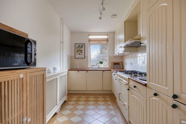 Photo 3 of Azaleastraat 4