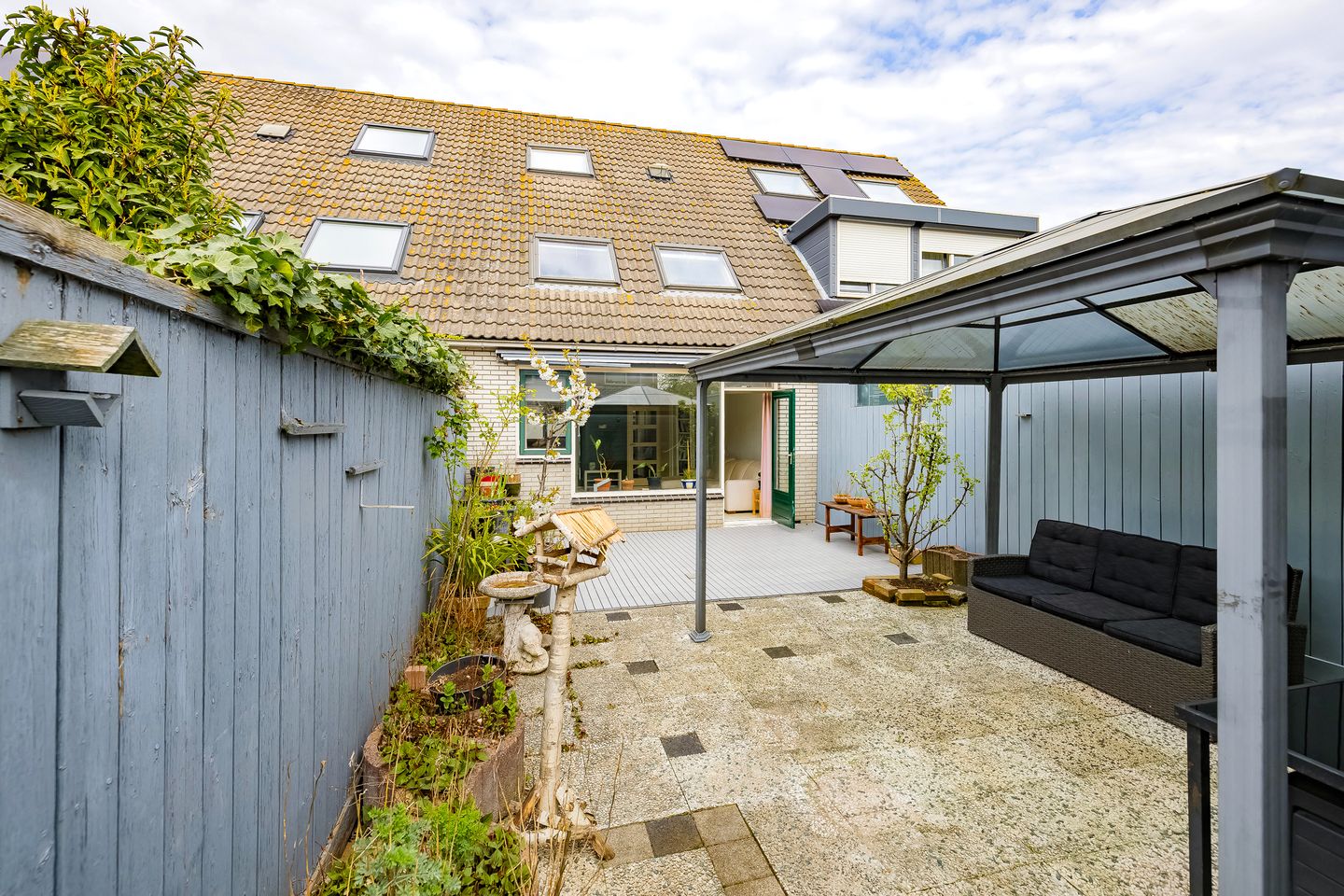 Comfortable Family Home with Carport and Sunny Southwest-Facing Garden — 20