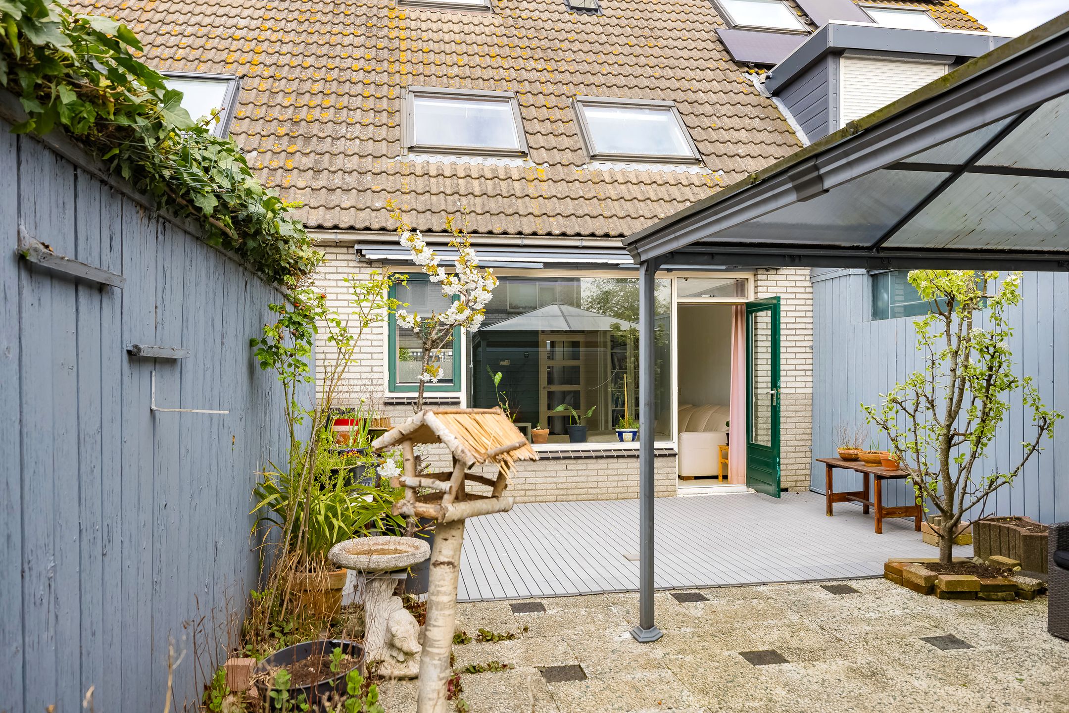 Comfortable Family Home with Carport and Sunny Southwest-Facing Garden — 21