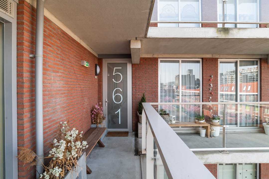 Foto 22 van Maashaven N.z. 561