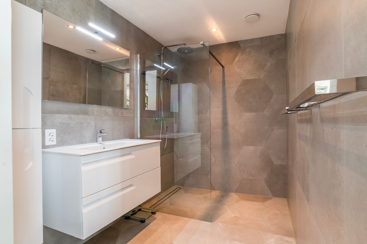 Foto 19 van Maashaven N.z. 561