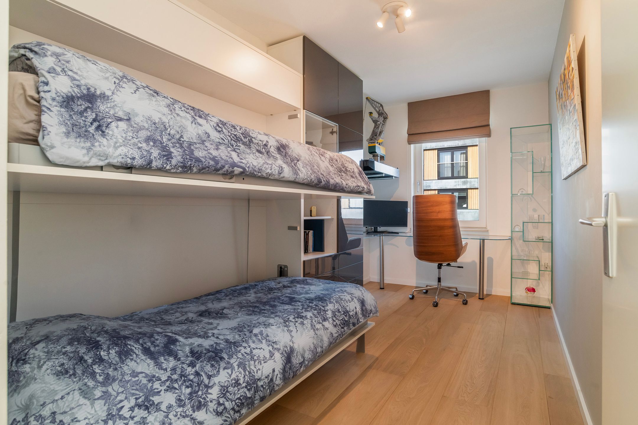 Foto 18 van Maashaven N.z. 561