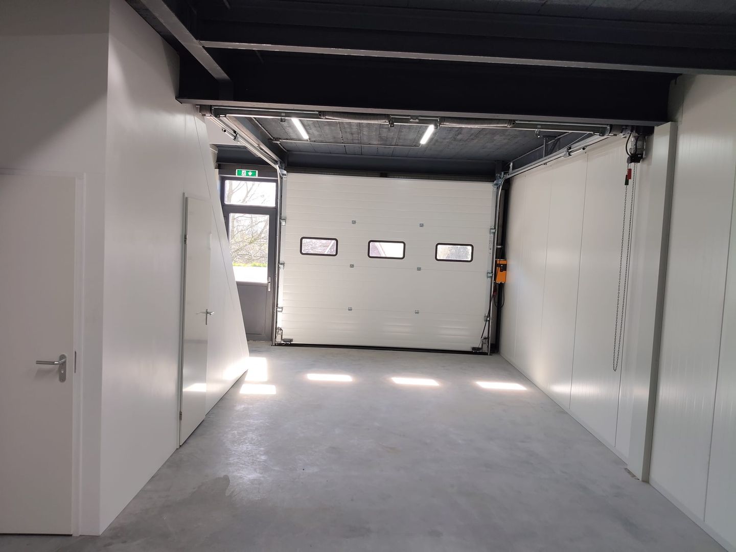 View photo 5 of Middelblok 210-b