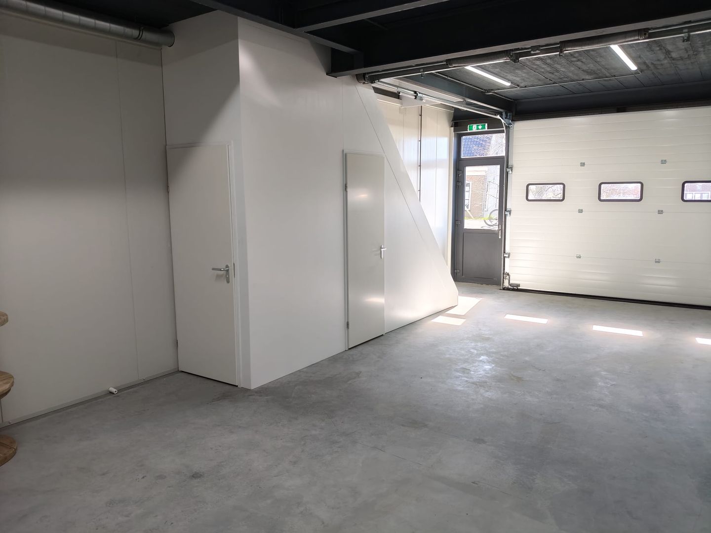 View photo 4 of Middelblok 210-b