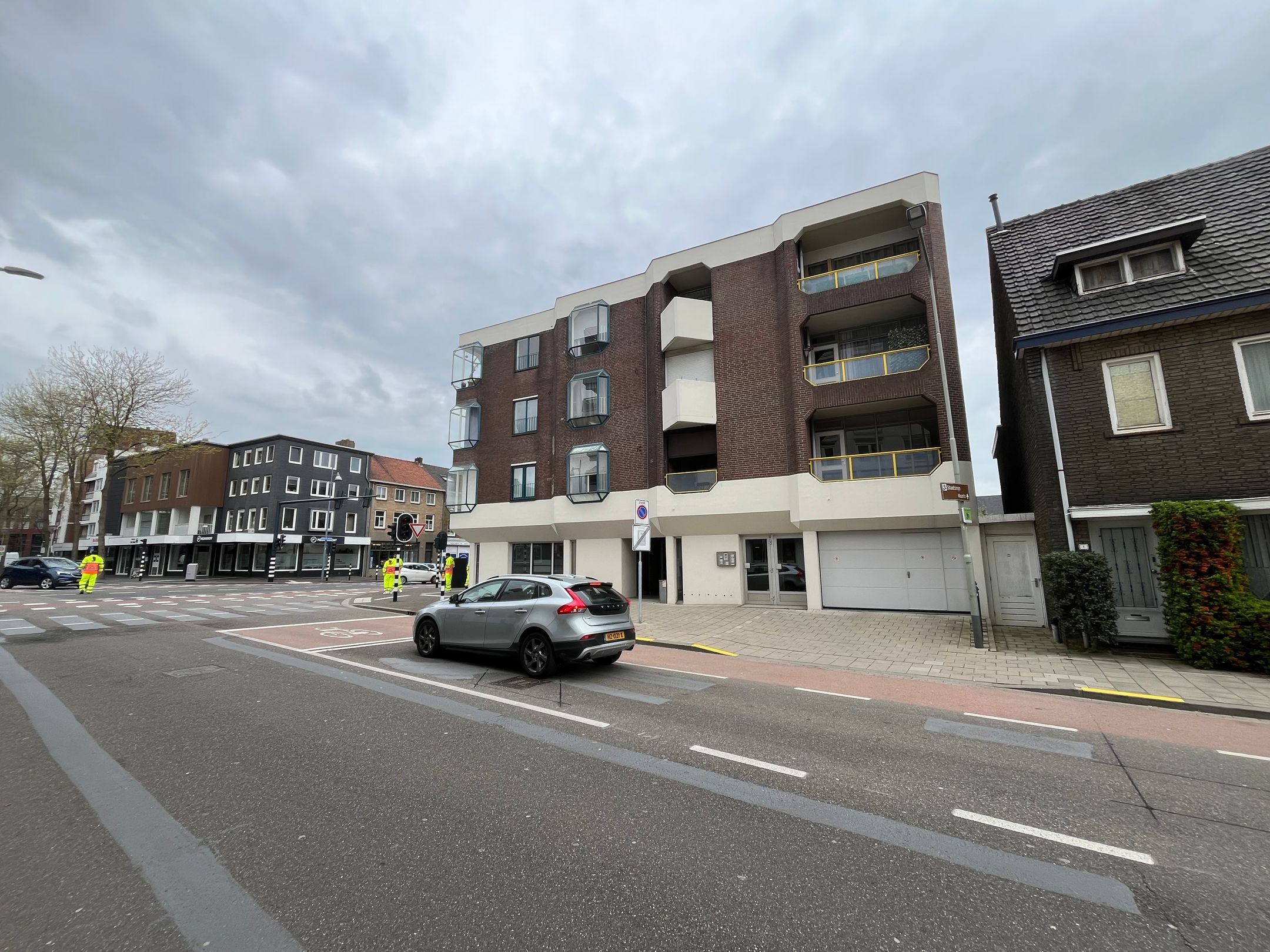 Elevator apartment near Geleen center with southwest-facing balcony — 18