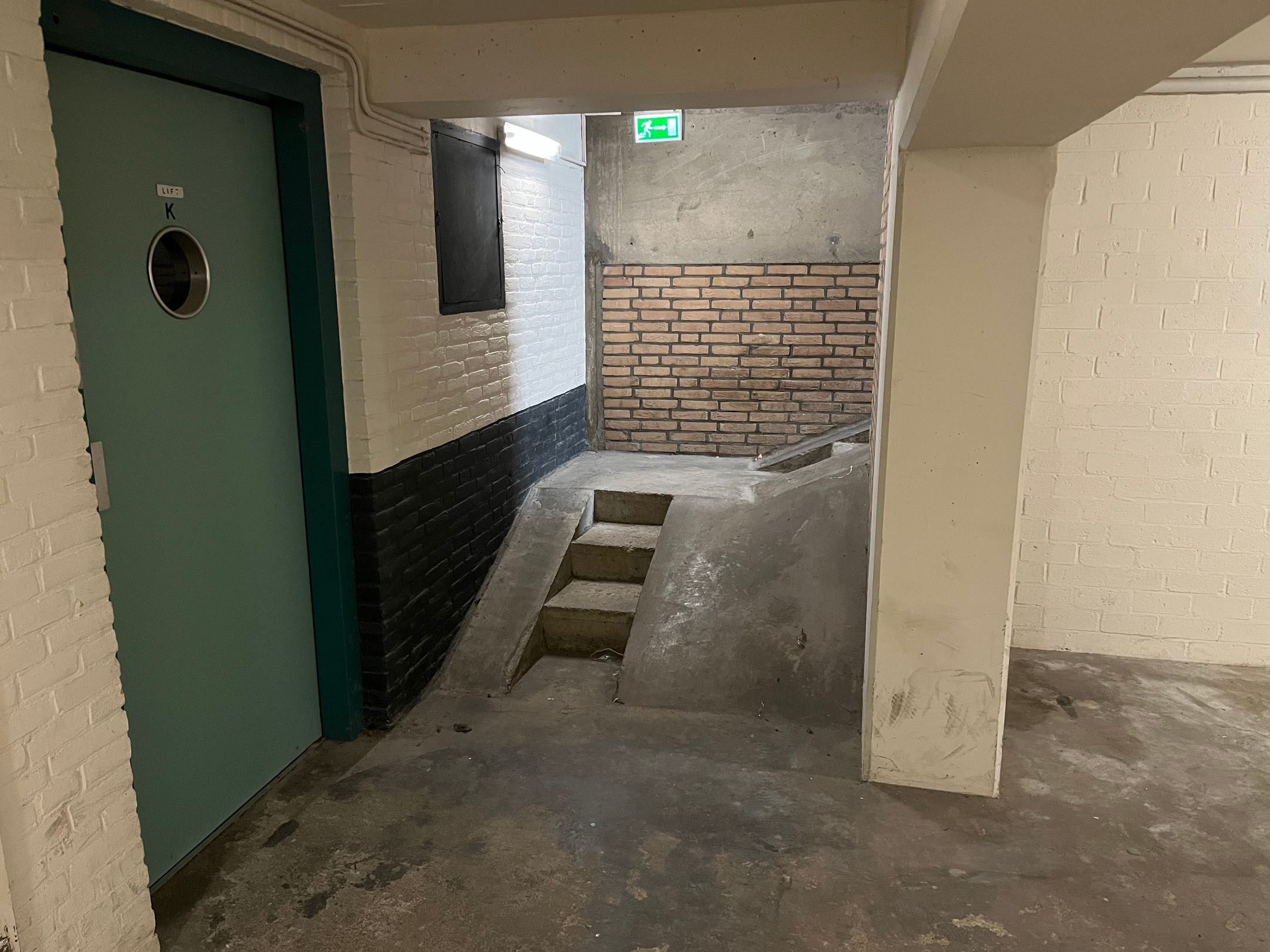 Elevator apartment near Geleen center with southwest-facing balcony — 15
