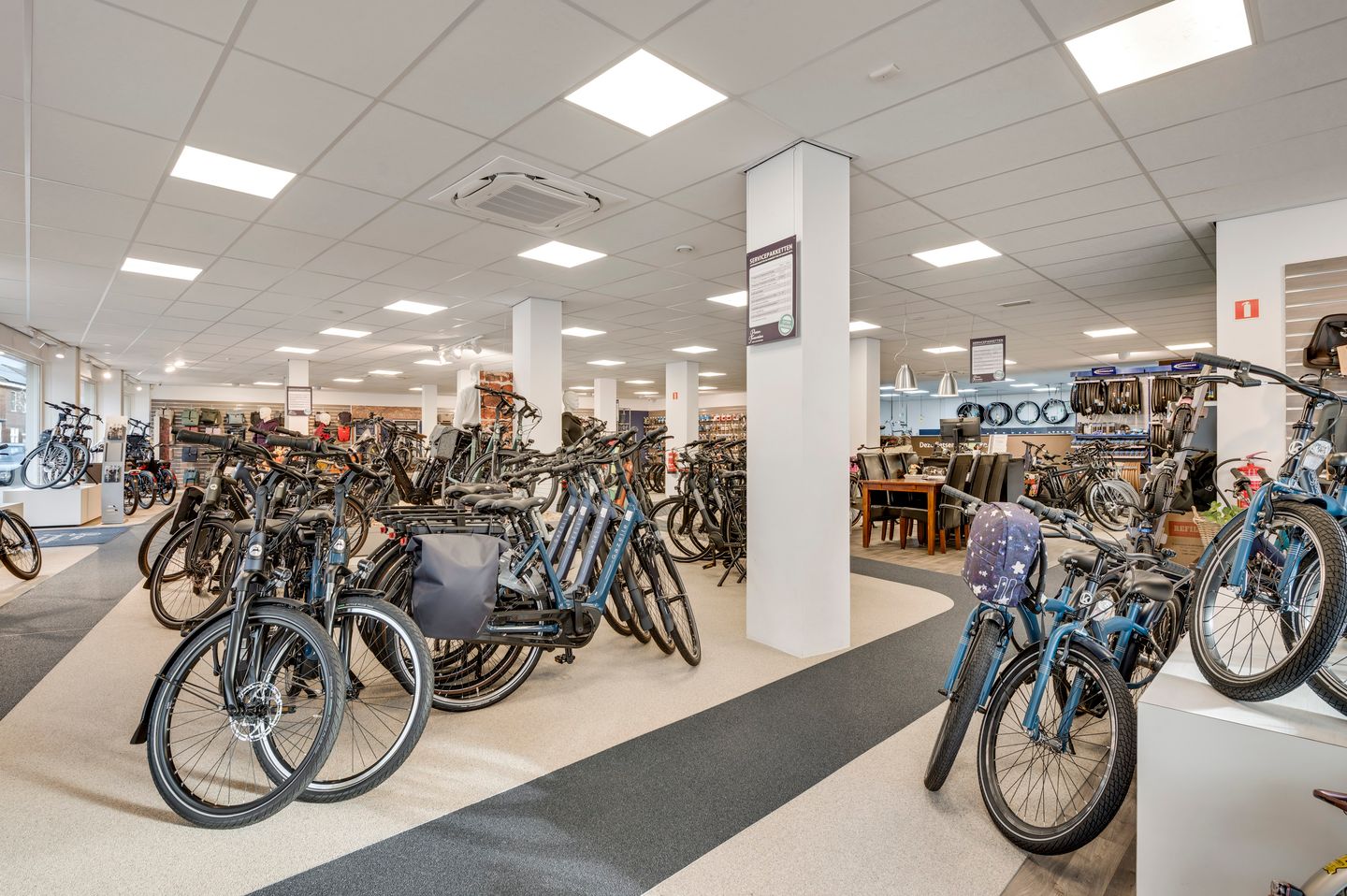 View photo 5 of Stationsstraat 15